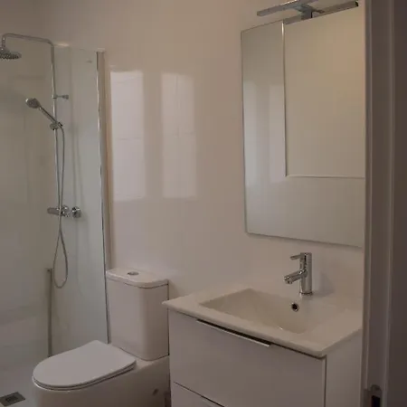 Corcubica Mirando Al Mar *