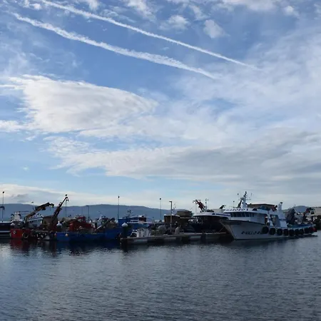 Corcubica Mirando Al Mar